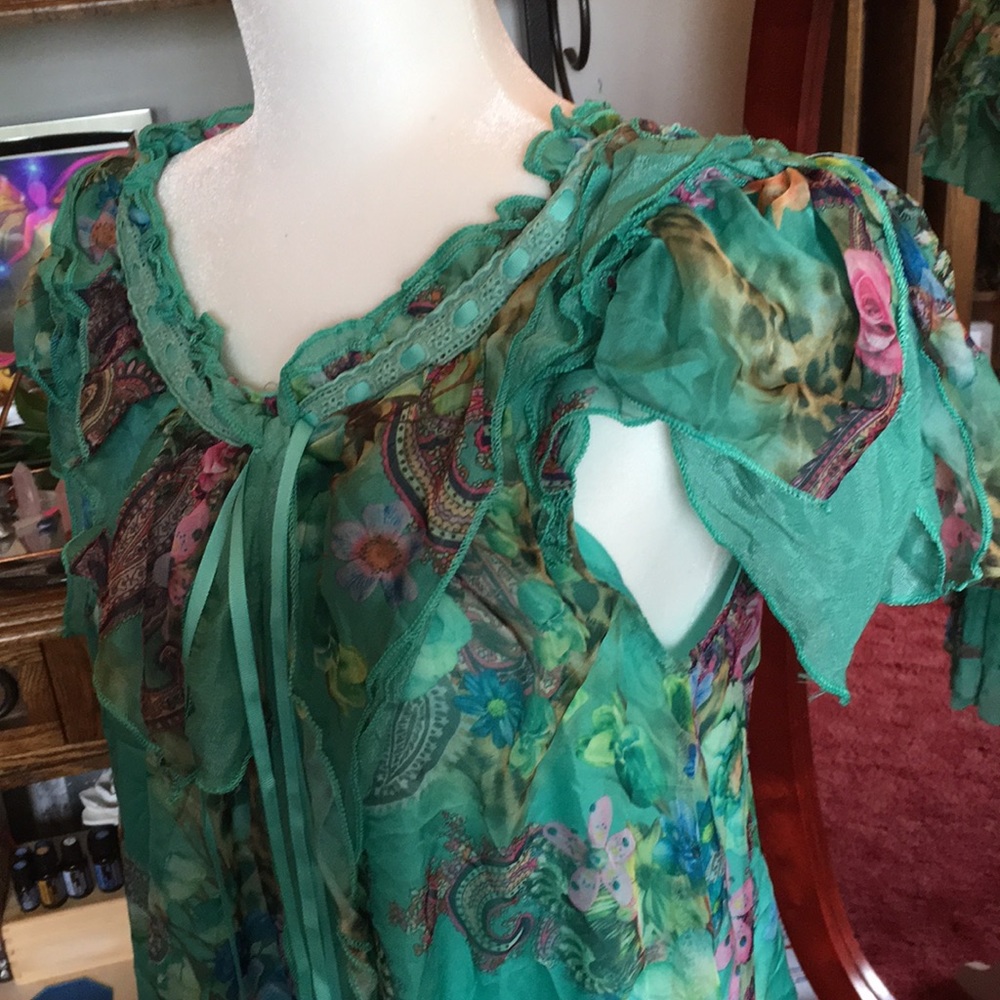 💥FINAL PRICE💥Pretty Angel Flowing Tunic